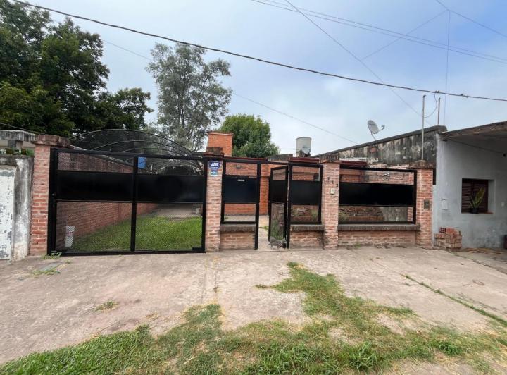 Casa · 200m² · 8 Ambientes · 3 Cocheras