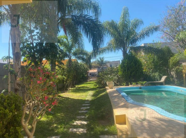 Casa · 95m² · 2 Ambientes · 3 Cocheras