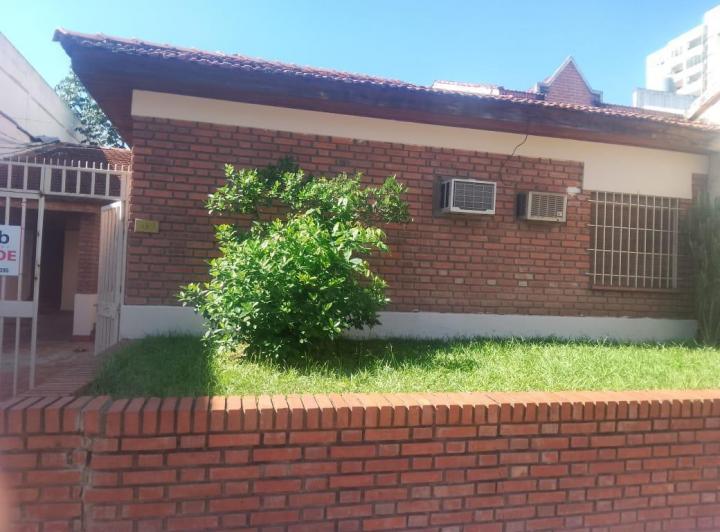 Casa · 390m² · 3 Dormitorios · 2 Cocheras