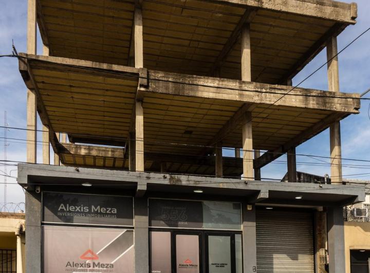 Casa · 275m² · 4 Ambientes · 3 Cocheras