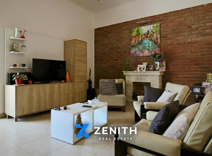 Casa · 240m² · 8 Ambientes