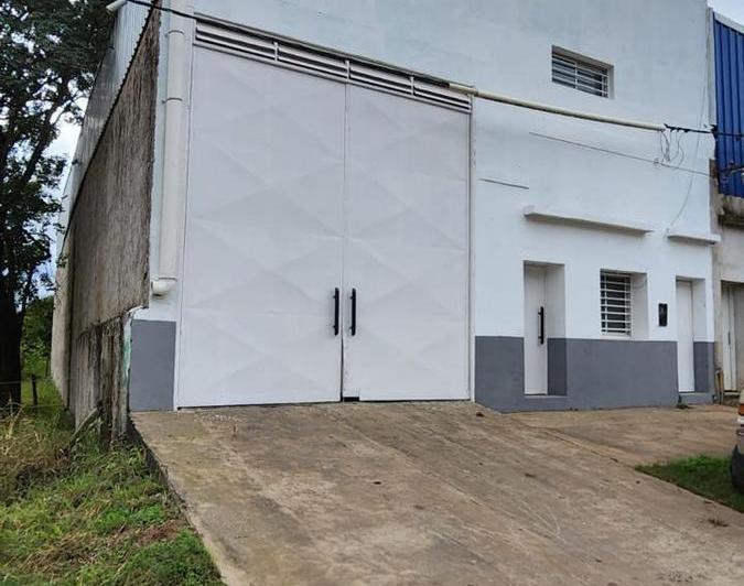 Local comercial · 330m²