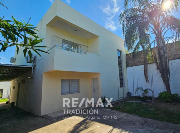 Casa · 182m² · 6 Ambientes · 2 Cocheras