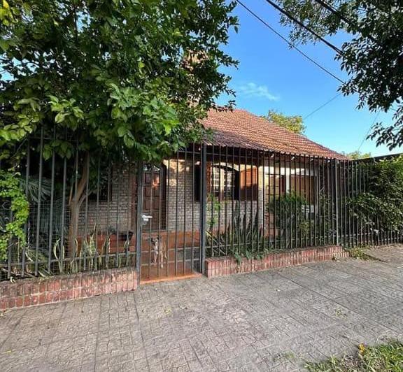 Casa · 150m² · 2 Dormitorios · 1 Cochera