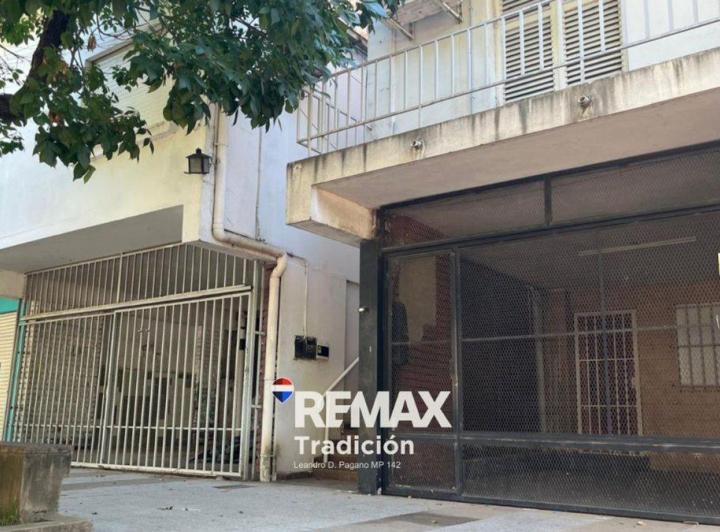 Casa · 371m² · 11 Ambientes · 2 Cocheras