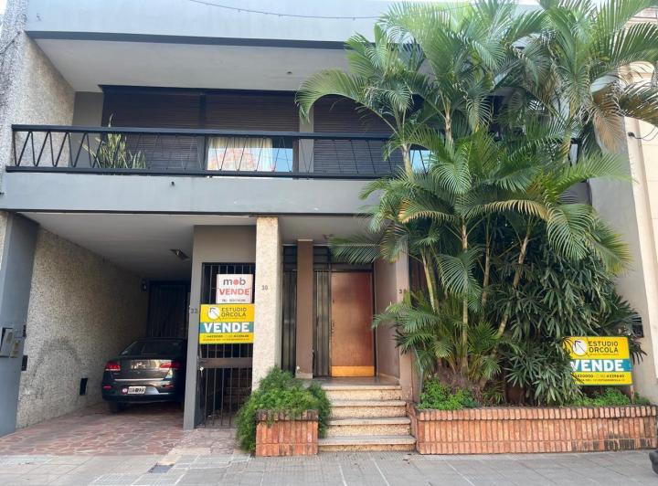 Casa · 200m² · 5 Ambientes · 1 Cochera