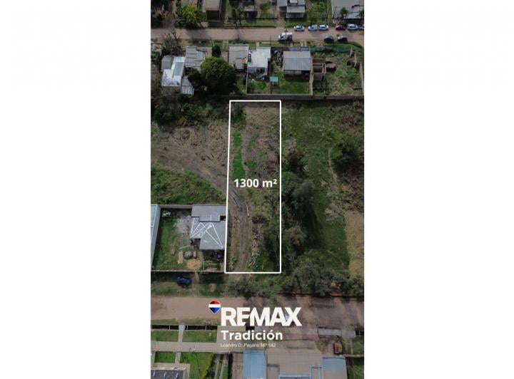 Terreno · 1300m²