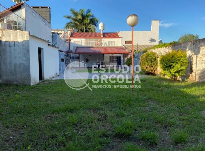 Casa · 247m² · 5 Ambientes · 2 Cocheras