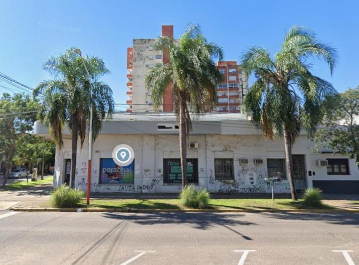 Local comercial · 700m²