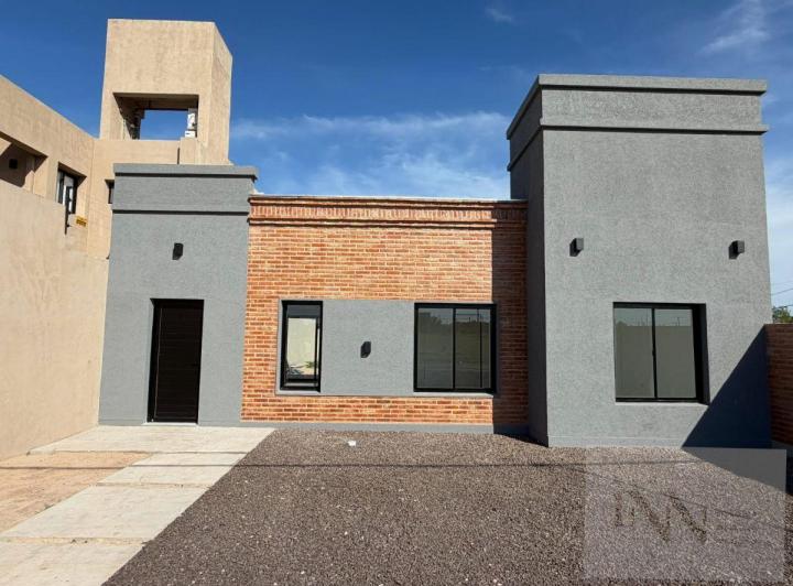 Casa · 88m² · 3 Ambientes · 2 Cocheras