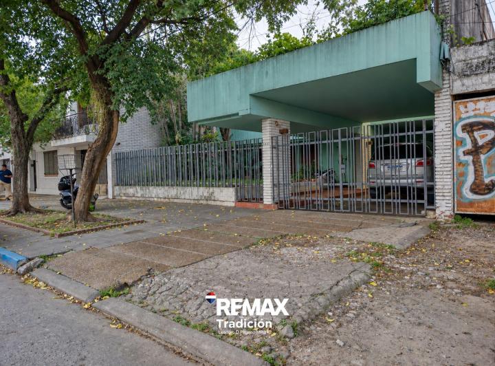 Casa · 280m² · 12 Ambientes · 2 Cocheras
