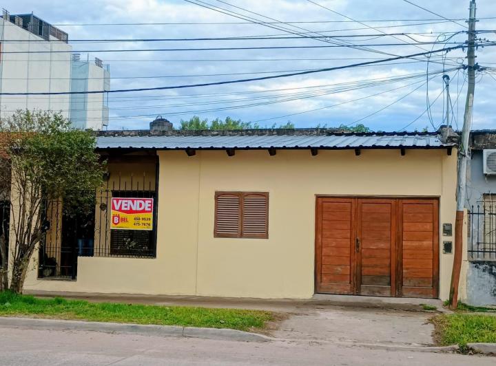 Casa · 140m² · 4 Dormitorios · 2 Cocheras