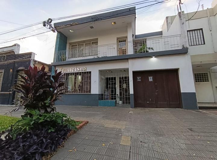 Casa · 350m² · 4 Dormitorios