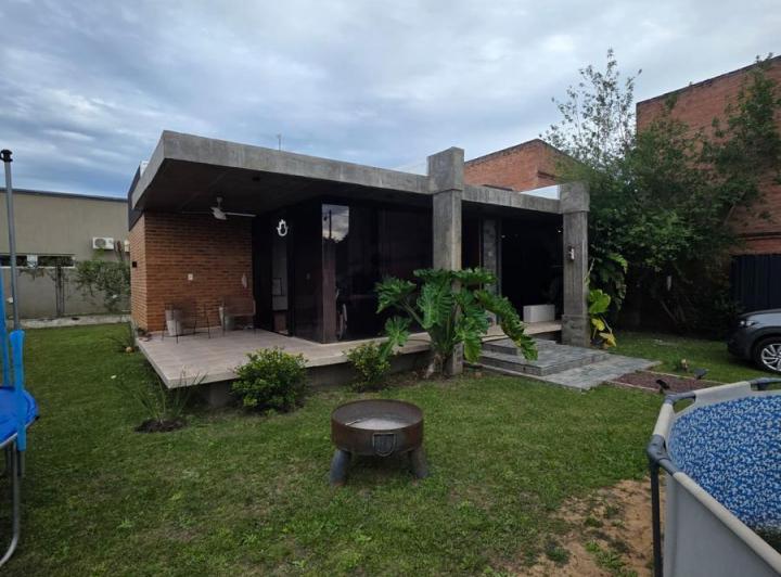 Casa · 90m² · 2 Dormitorios · 1 Cochera