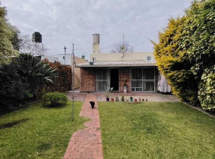 Casa · 128m² · 4 Ambientes · 1 Cochera
