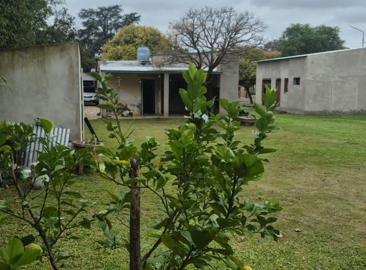 Casa · 80m² · 5 Ambientes · 1 Cochera