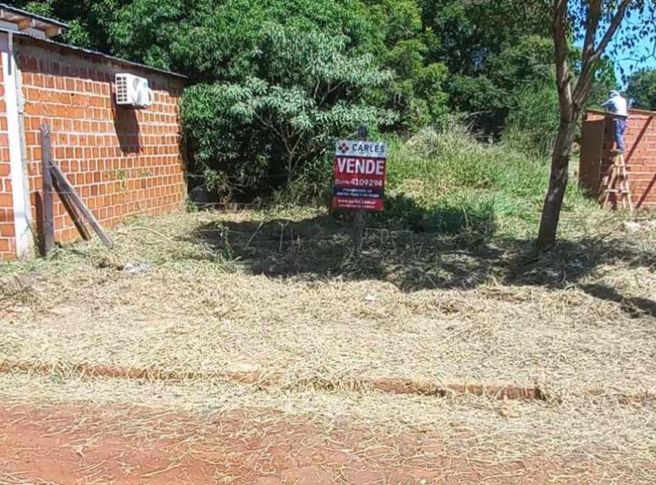Terreno · 300m²
