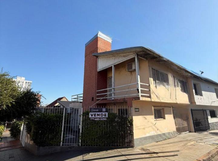 Casa · 213m² · 4 Ambientes · 1 Cochera