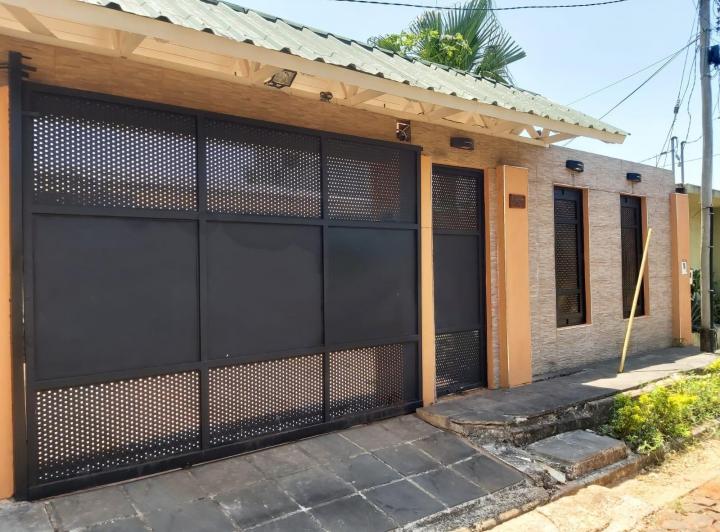 Casa · 120m² · 4 Ambientes · 2 Cocheras