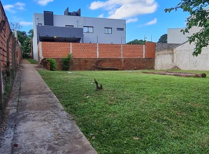 Terreno · 300m²