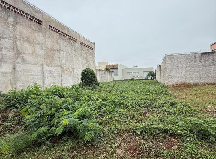 Terreno · 270m²