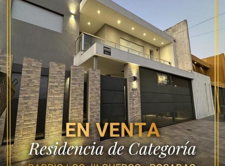 Casa · 241m² · 10 Ambientes · 2 Cocheras