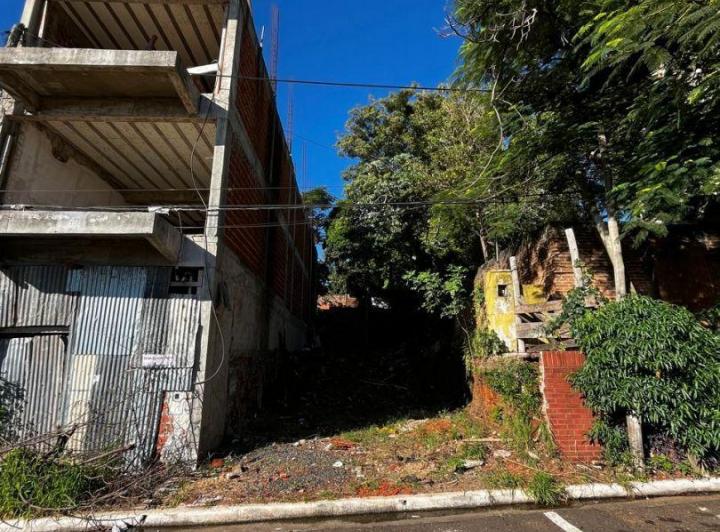 Terreno · 302m²