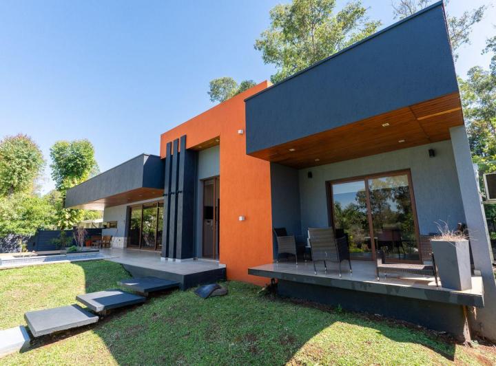 Casa · 286m² · 6 Ambientes · 1 Cochera