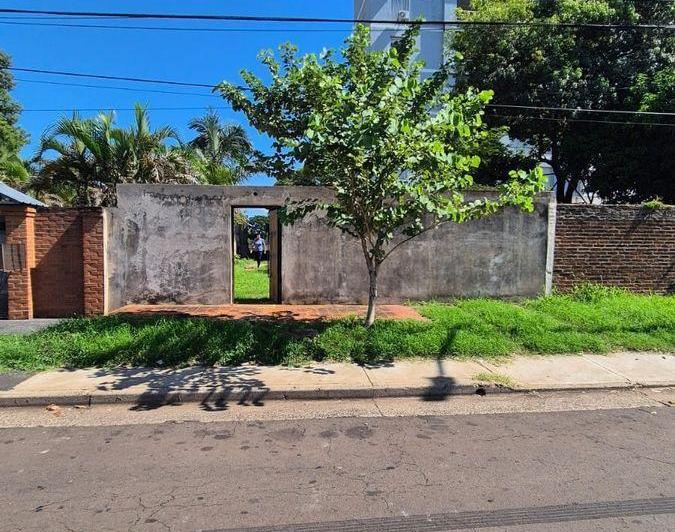 Terreno · 338m²