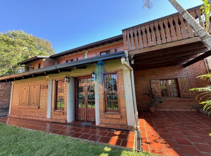 Casa · 320m² · 11 Ambientes