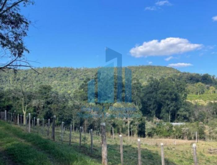 Campo · 70m² · 4 Ambientes · 2 Cocheras