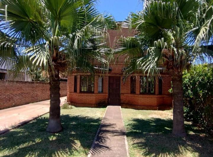 Casa · 393m² · 4 Ambientes · 2 Cocheras