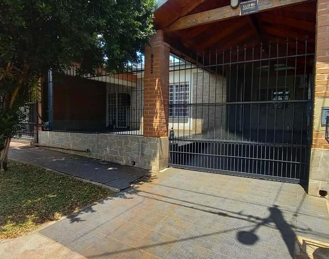 Casa · 300m² · 5 Ambientes · 2 Cocheras