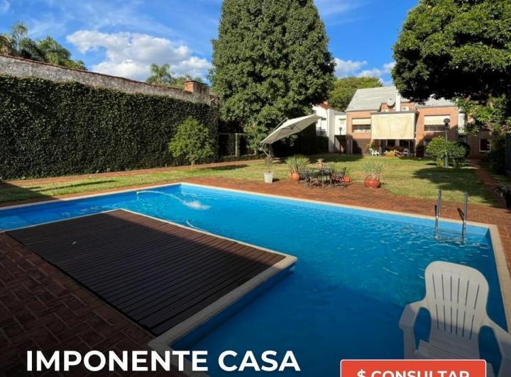 Casa · 1600m² · 6 Ambientes · 4 Cocheras