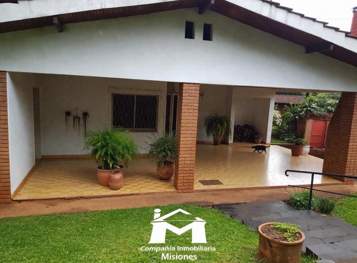 Casa · 197m² · 6 Ambientes · 1 Cochera