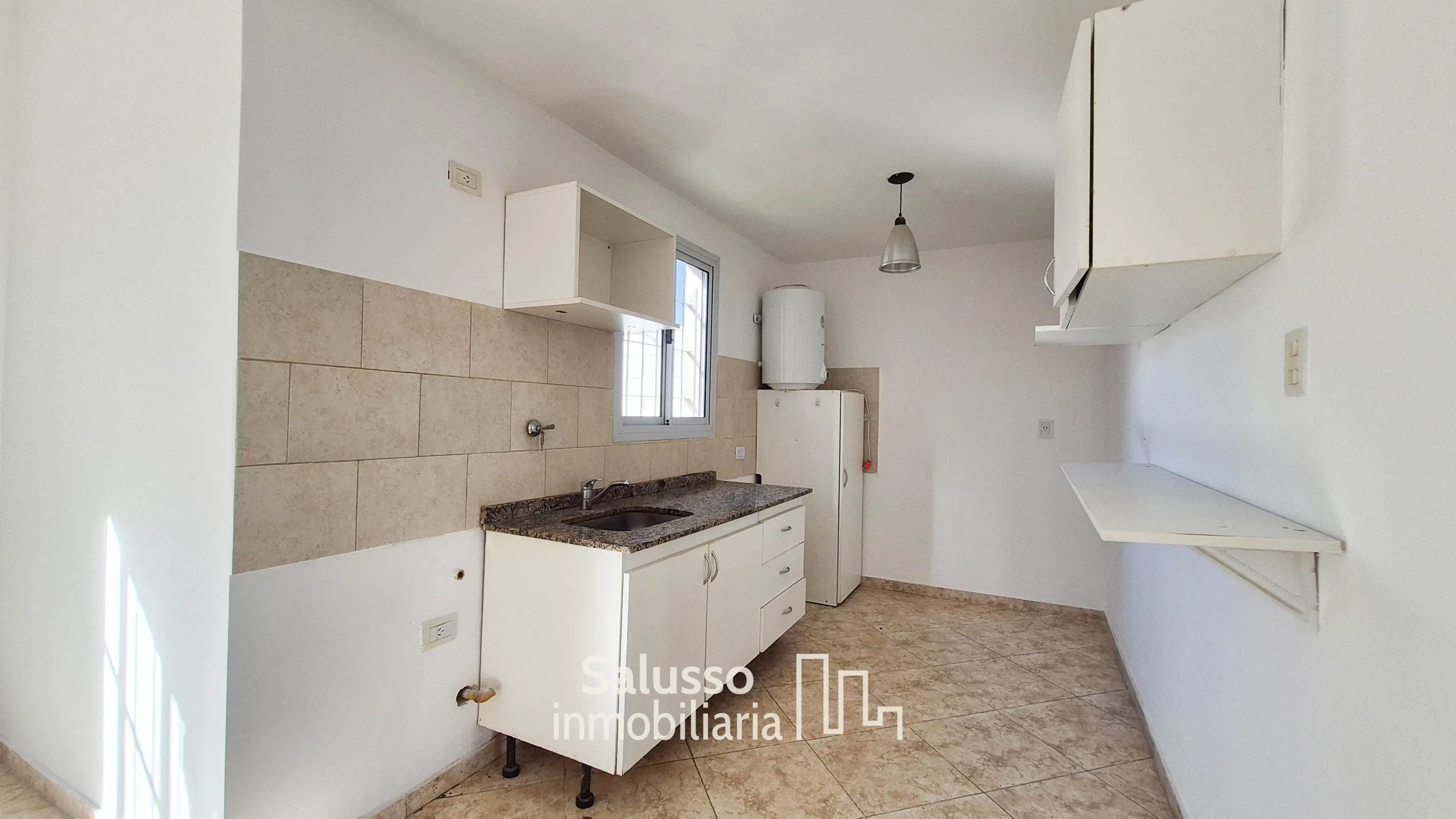 Se alquila Duplex 3 dormitorios en barrio Los Boulevares