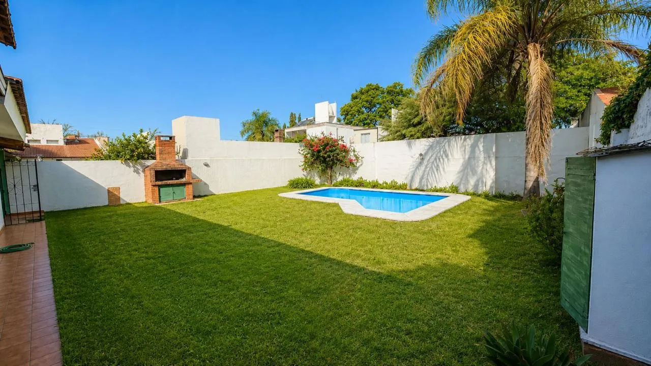 VENTA CASA 3 DORMITORIOS ARGUELLO