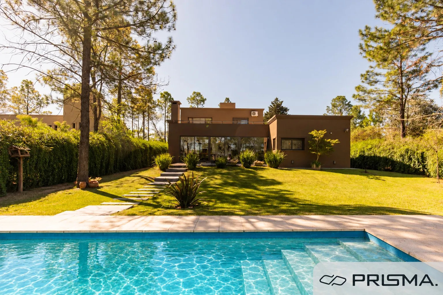 CASA - 4 DORMITORIOS - VILLA ALLENDE