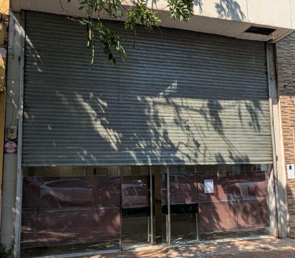Local comercial · 225m²