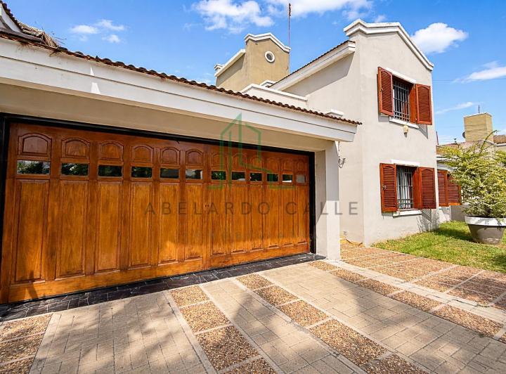Casa · 234m² · 5 Ambientes