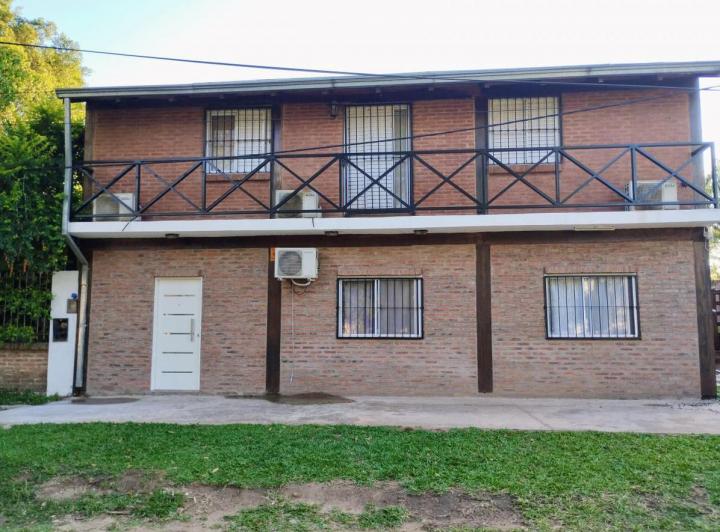 Casa · 319m² · 9 Ambientes · 1 Cochera