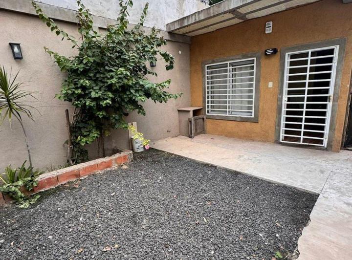 Casa · 96m² · 2 Ambientes · 1 Cochera