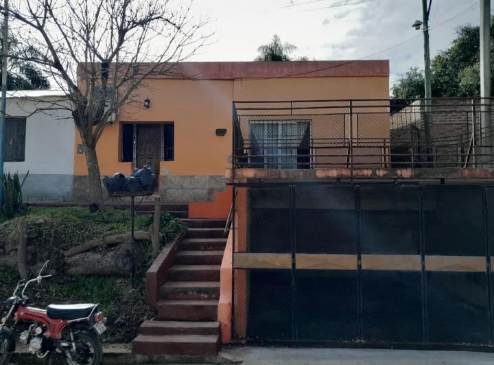 Casa · 100m² · 3 Ambientes · 2 Cocheras