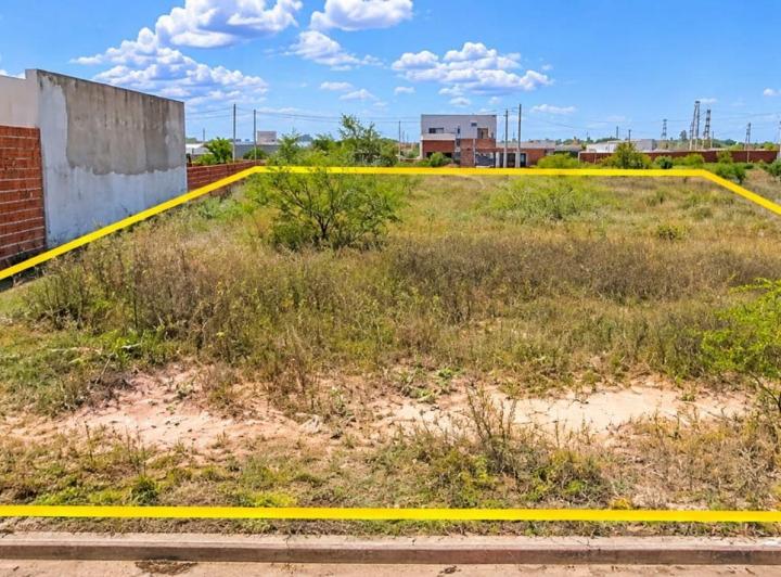 Terreno · 300m²