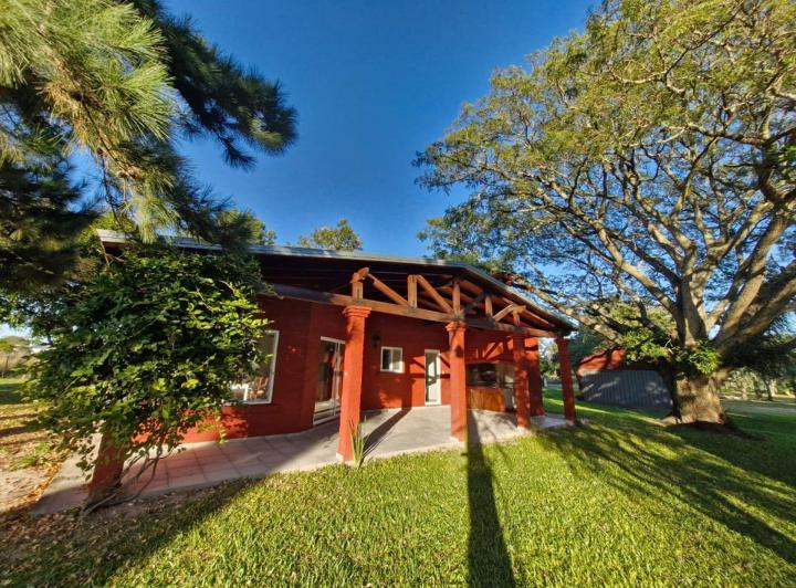 Casa · 145m² · 4 Ambientes · 1 Cochera