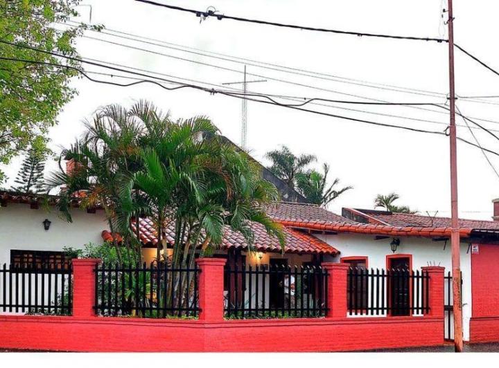 Casa · 160m² · 6 Ambientes · 1 Cochera