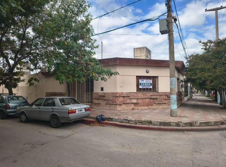 Casa · 211m² · 6 Ambientes