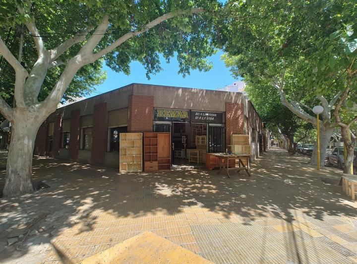 Local comercial · 140m² · 2 Ambientes