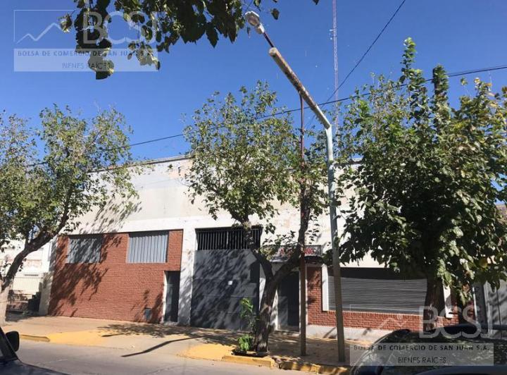 Bodega-Galpón · 840m² · 6 Ambientes · 2 Cocheras