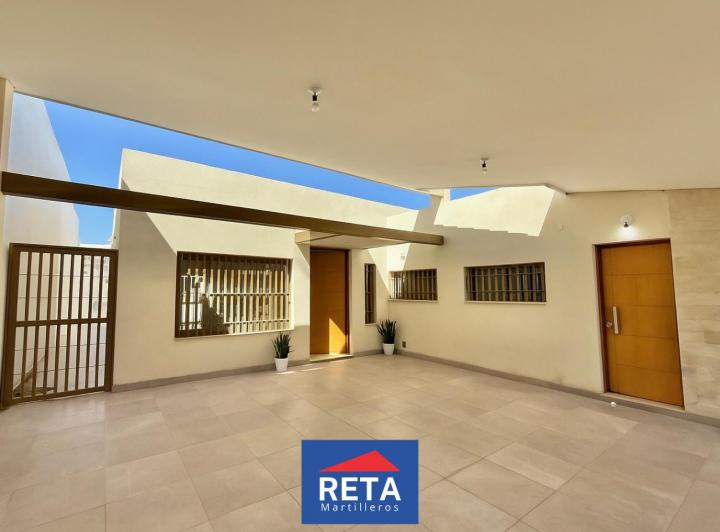 Casa · 250m² · 13 Ambientes · 2 Cocheras